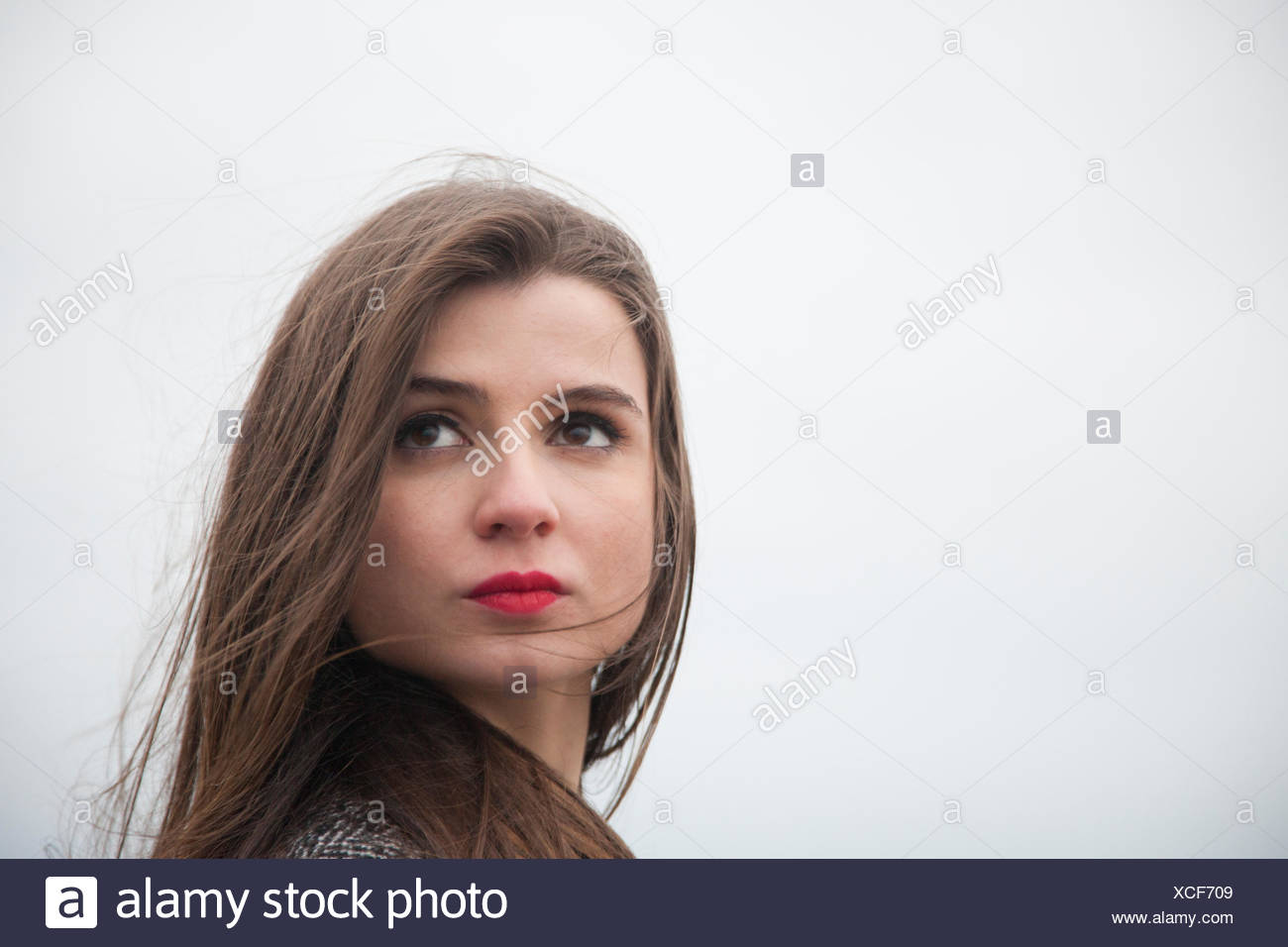 Frau sucht mann mit langen haaren