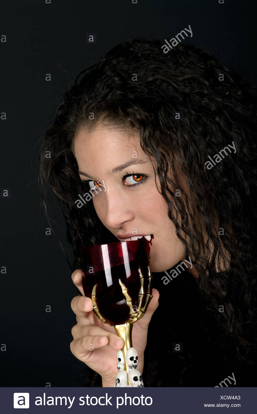 Vampire Fantasy Stockfotos Und Bilder Kaufen Alamy