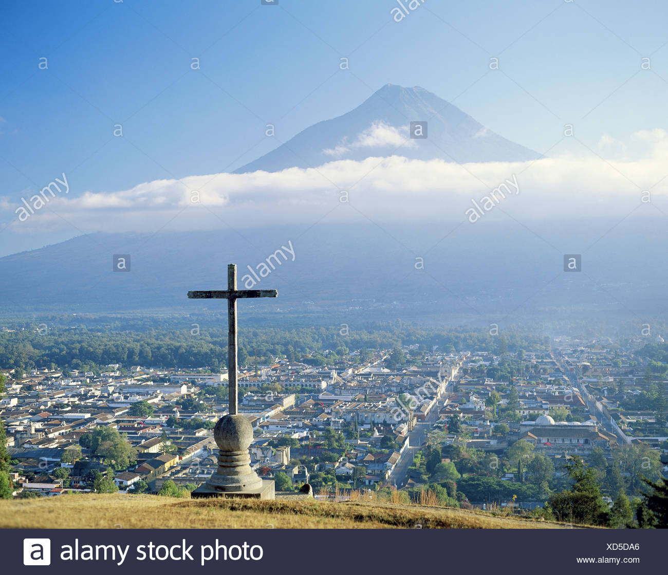 Antigua Karibik Aussichtspunkt Sudamerika Guatemala Kreuzberg Ubersicht Wolken Wetter Stockfotografie Alamy