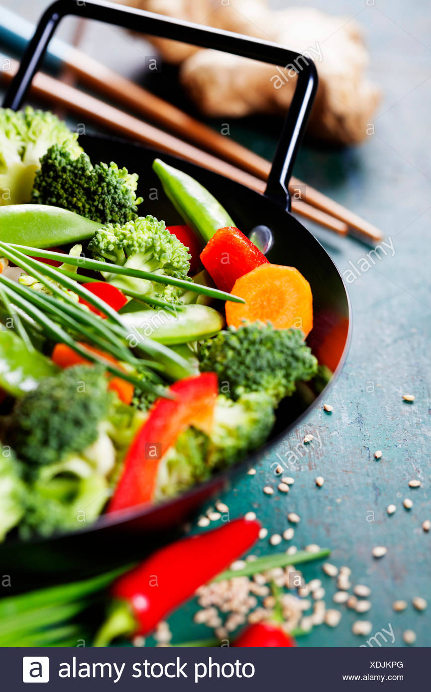 Chinesische Kuche Wok Gemuse Kochen Vegetarisches Wok Stockfotografie Alamy