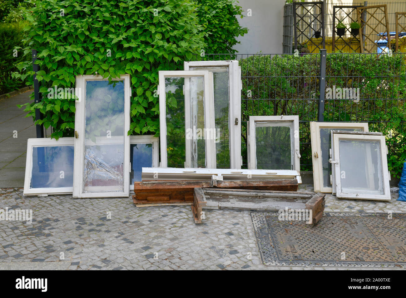Alte Holzfenster, Charlottenburg, Berlin, Deutschland Foto de stock
