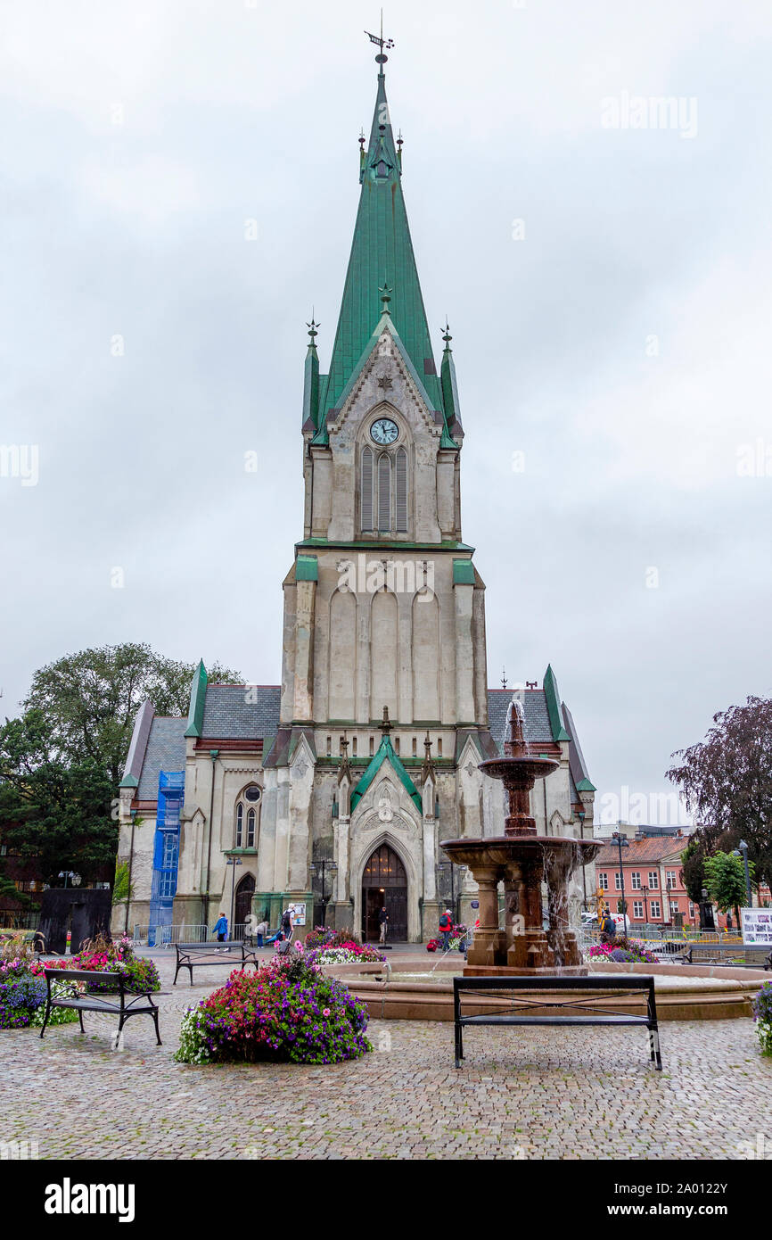 La Catedral exteria en una mañana húmeda, Kristiansand, Noruega. Foto de stock