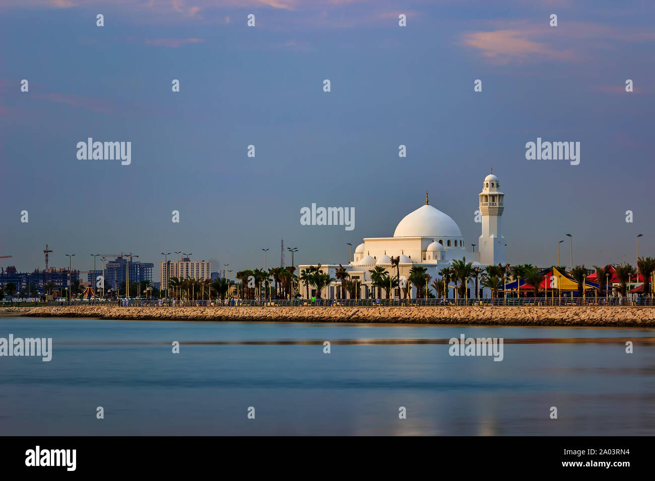 Al Khobar Corniche Mosque hermoso amanecer -Arabia Saudita. Foto de stock