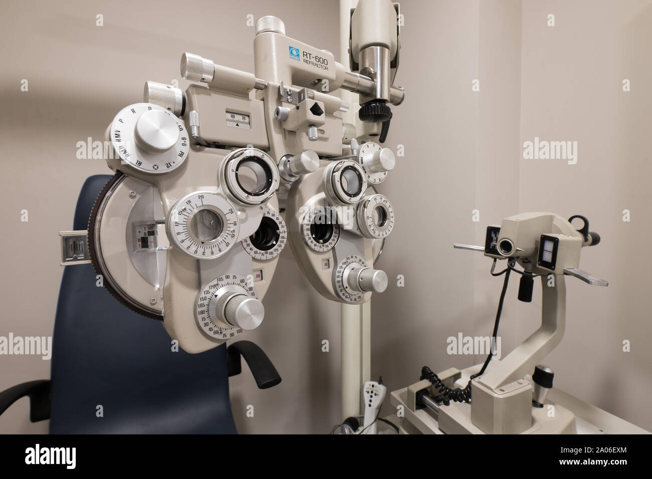 Instrumentos ópticos fotografías e imágenes de alta resolución - Alamy