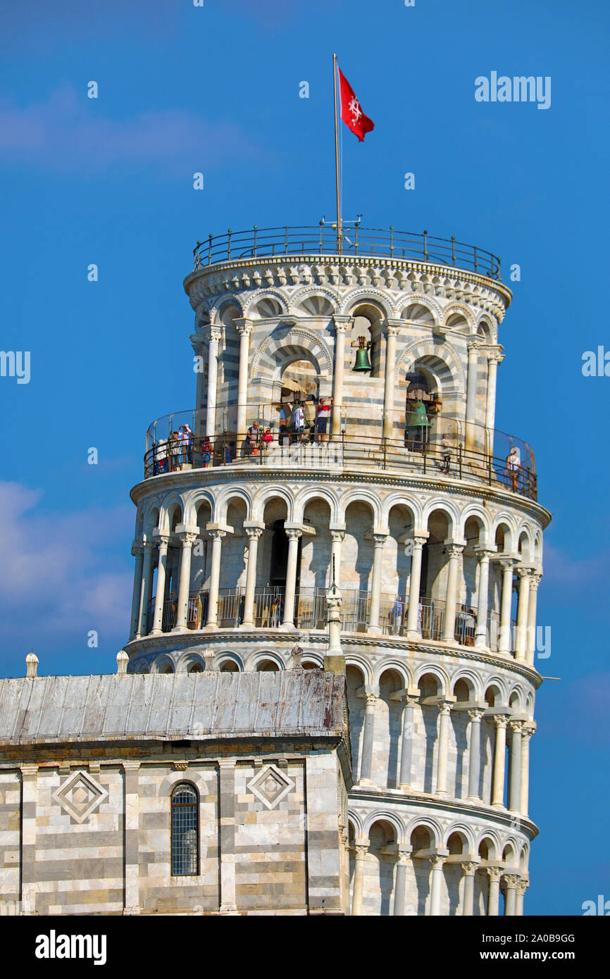 La Torre Inclinada de Pisa, campanario, la Piazza dei Miracoli, en Pisa, Italia Foto de stock
