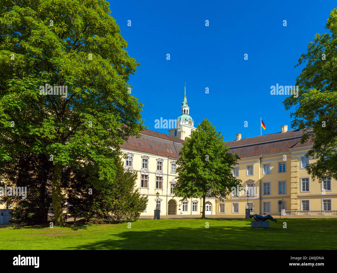 Vista Del Castillo De Oldenburg Oldenburg Alemania Espacio Para El Texto Copia Fotografia De Stock Alamy