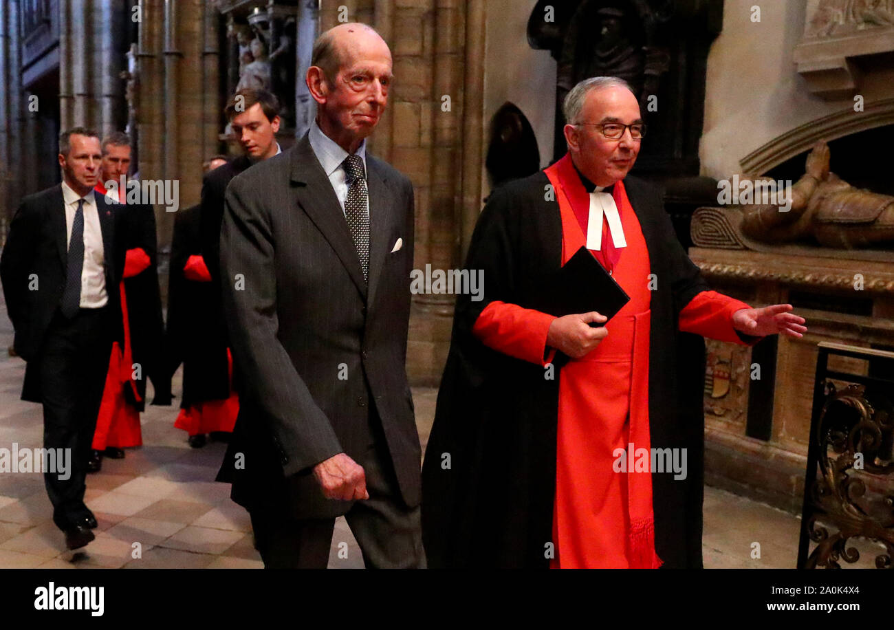 Prince Edward, el duque de Kent y John Hall Decano de Westminster asistir a un servicio de dedicación a PG Wodehouse en la Abadía de Westminster, Londres. Foto de stock