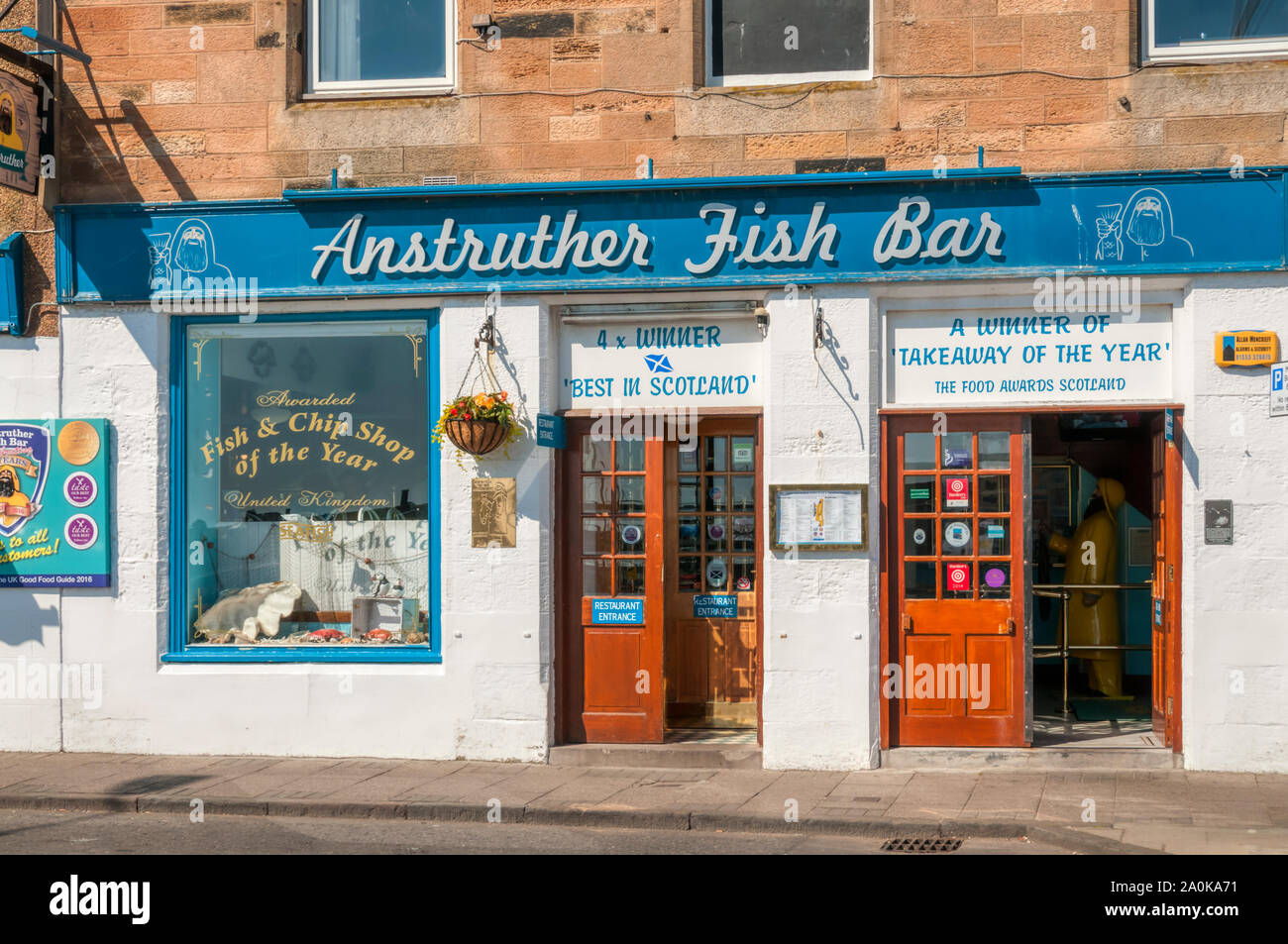 El Anstruther Fish Bar en el East Neuk de Fife, Escocia, fue el Reino Unido Pescadería del Año en 2009. Foto de stock