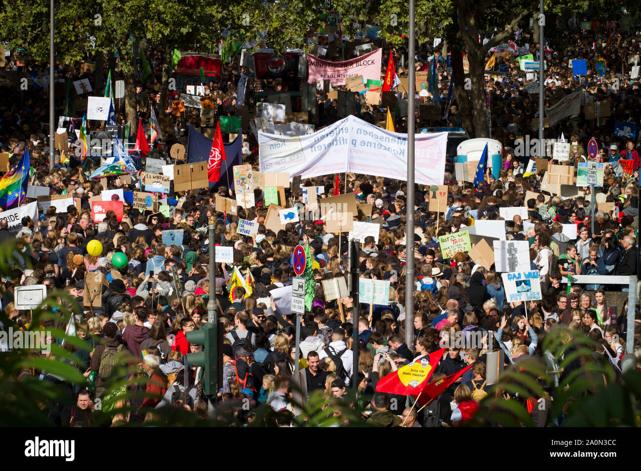 Septiembre 20, 2019 - Colonia, Alemania. Viernes huelga para el clima futuro. Día de acción global iniciada por jóvenes pidiendo un cambio radical Foto de stock