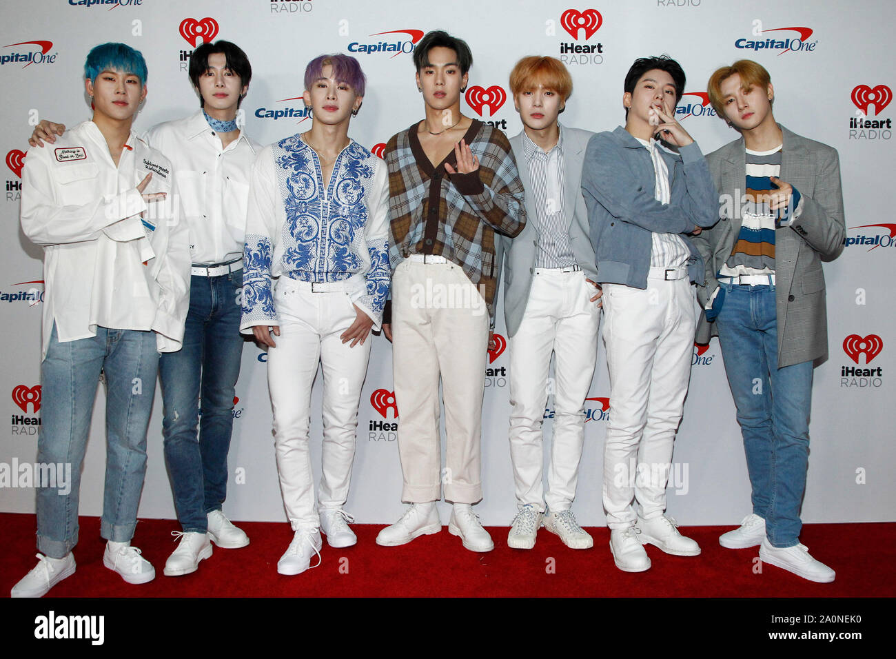 K-Pop grupo MONSTA X llega para el iHeartRadio Music Festival en el  T-Mobile Arena en Las Vegas, Nevada, el viernes, 20 de septiembre de 2019.  Foto por James Atoa/UPI Fotografía de stock -