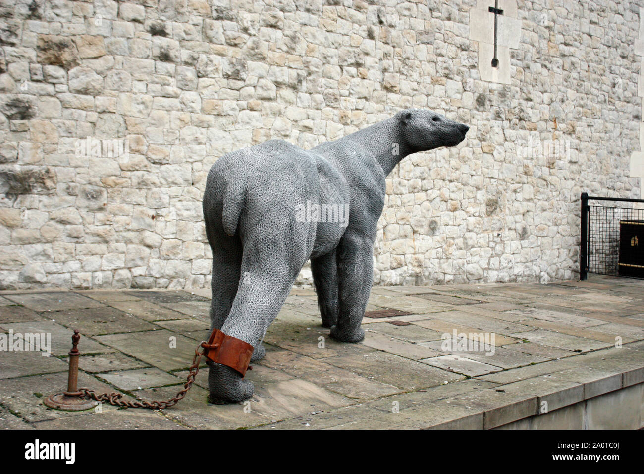 Cable escultura oso polar en la Torre de Londres. Foto de stock
