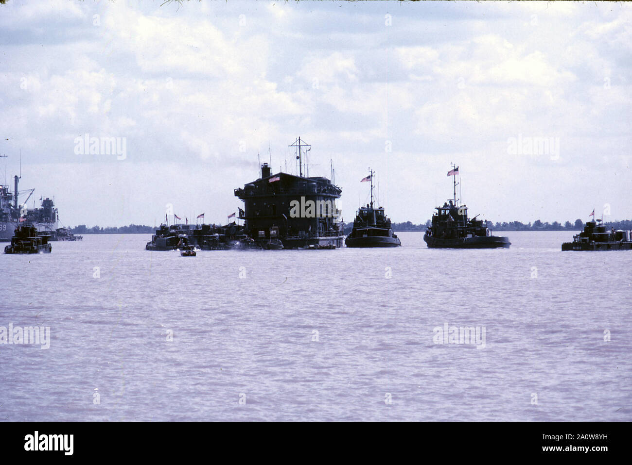 USA Vietnam-Krieg / Guerra de Vietnam - ATC / transportes de tropas blindados Tango-Boat Foto de stock