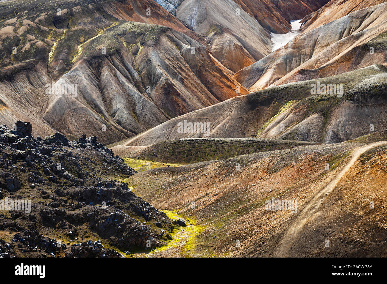 Montañas de varios colores en Landmannalaugar, Islandia Foto de stock