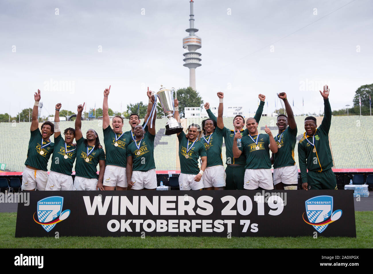 Munich, Alemania. 22 Sep, 2019. Torneo de Rugby Sevens de Oktoberfest en Munich el 21 y 22 de septiembre de 2019. Ganador foto de ganador del torneo de Sudáfrica. Crédito: Juergen Kessler/Kessler-Sportfotografie/dpa/Alamy Live News Foto de stock