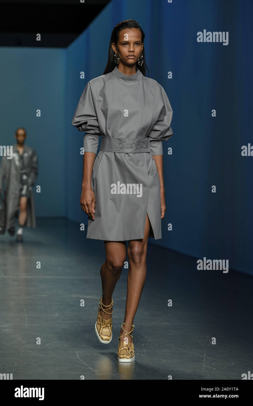 Hugo boss catwalk fotografías e imágenes de alta resolución - Alamy