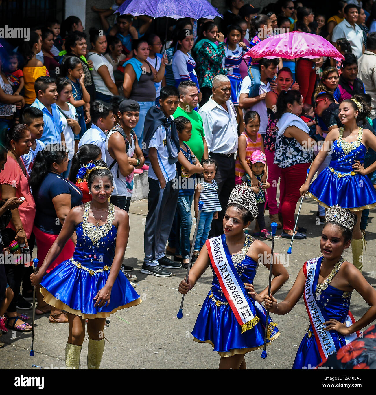 América Gente Caminando En El Desfile Del Día De La Independencia De Guatemala Fotografía De 2947