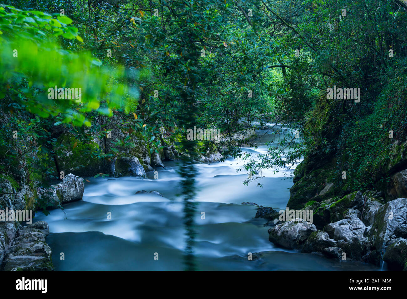 Gruta del Diablo, el Río Aguanaz, Fuente del Francés, Hoznayo