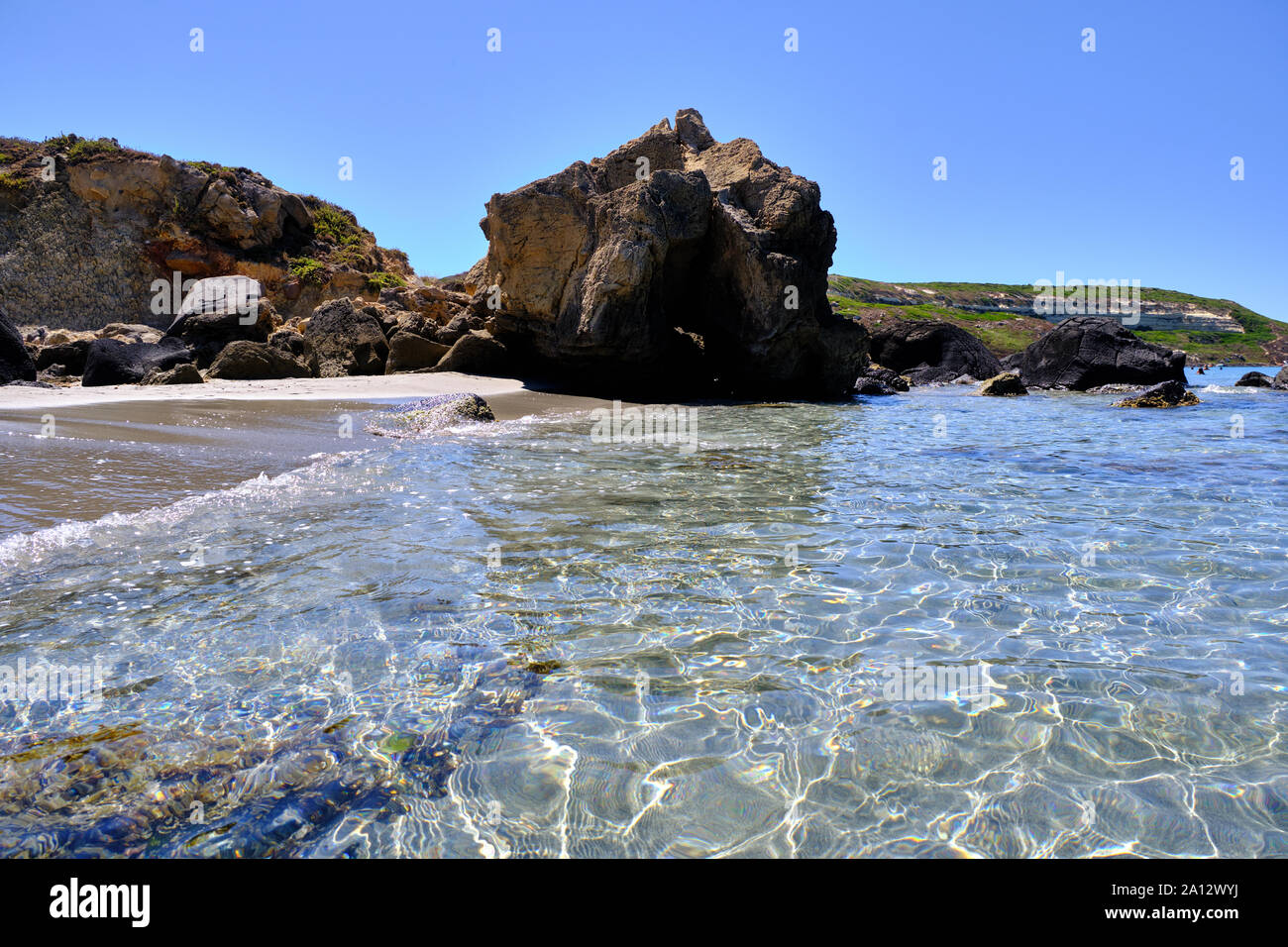 Capo San Marco beach, la playa de Cerdeña en el Istmo de San Giovanni de Sinis, cabras, Oristano, Cerdeña, Italia Foto de stock