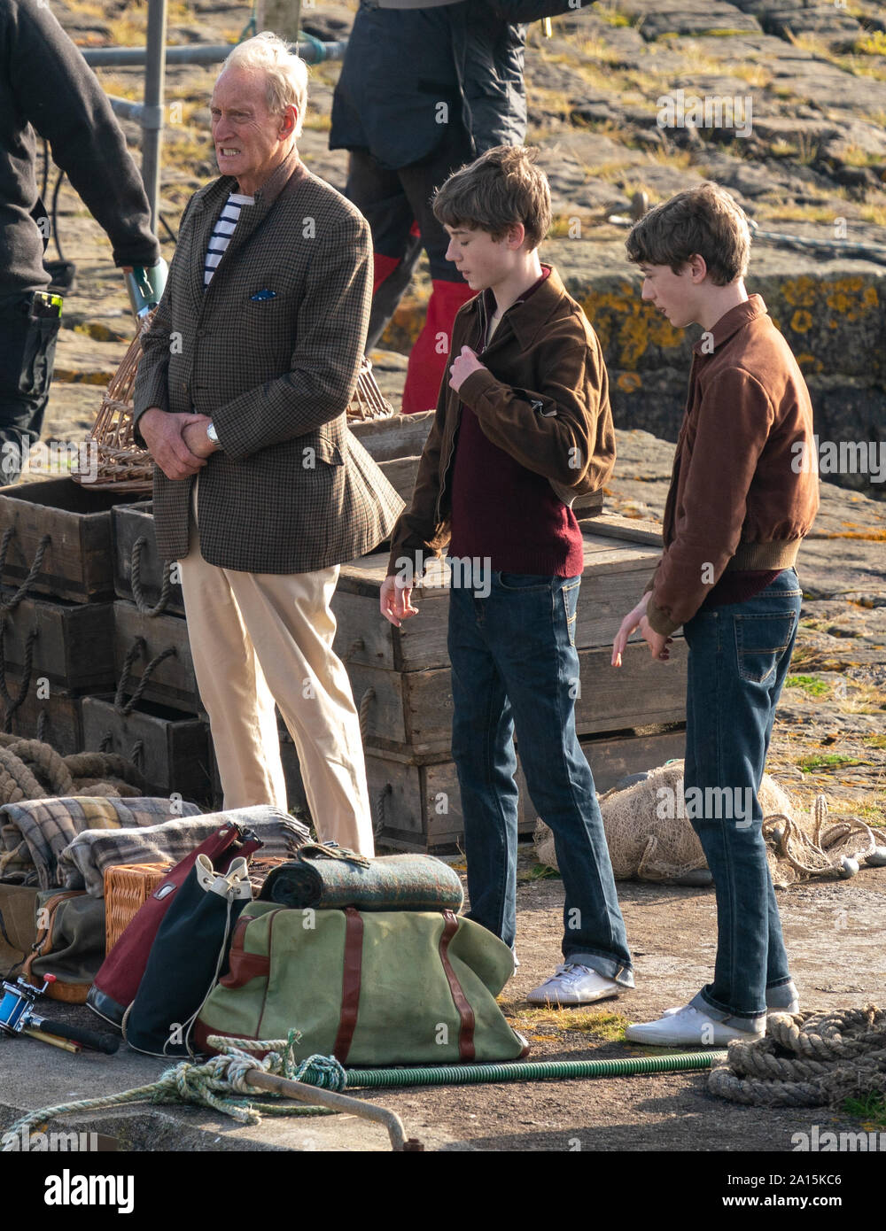 22 de septiembre de 2019. Keiss Harbour, Highlands, Escocia, Reino Unido. Esta es una escena de la filmación de la corona re el Lord Mountbatten asesinato en Irlanda. Foto de stock