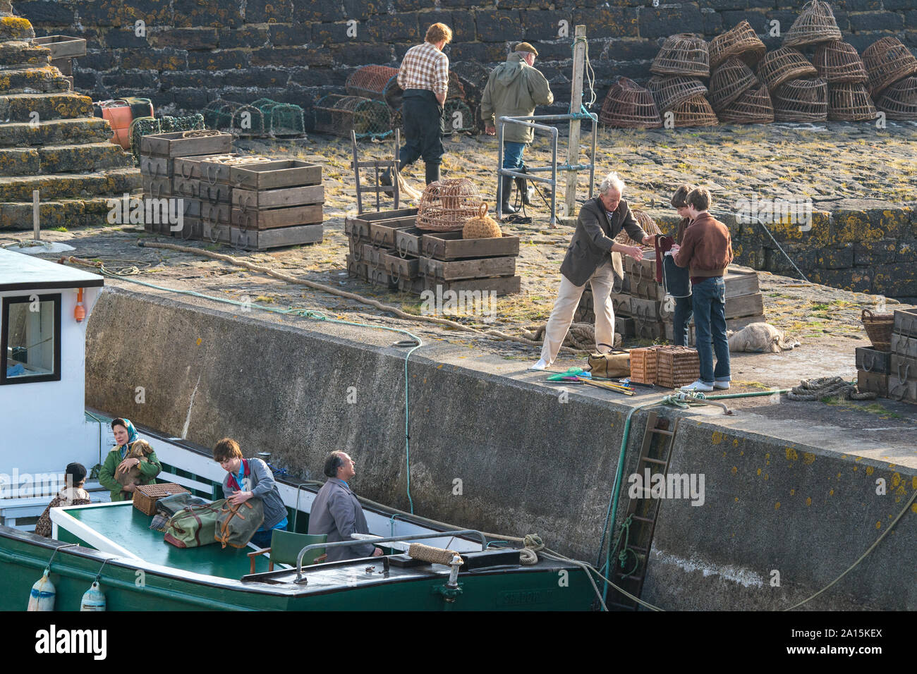 22 de septiembre de 2019. Keiss Harbour, Highlands, Escocia, Reino Unido. Esta es una escena de la filmación de la corona re el Lord Mountbatten asesinato en Irlanda. Foto de stock
