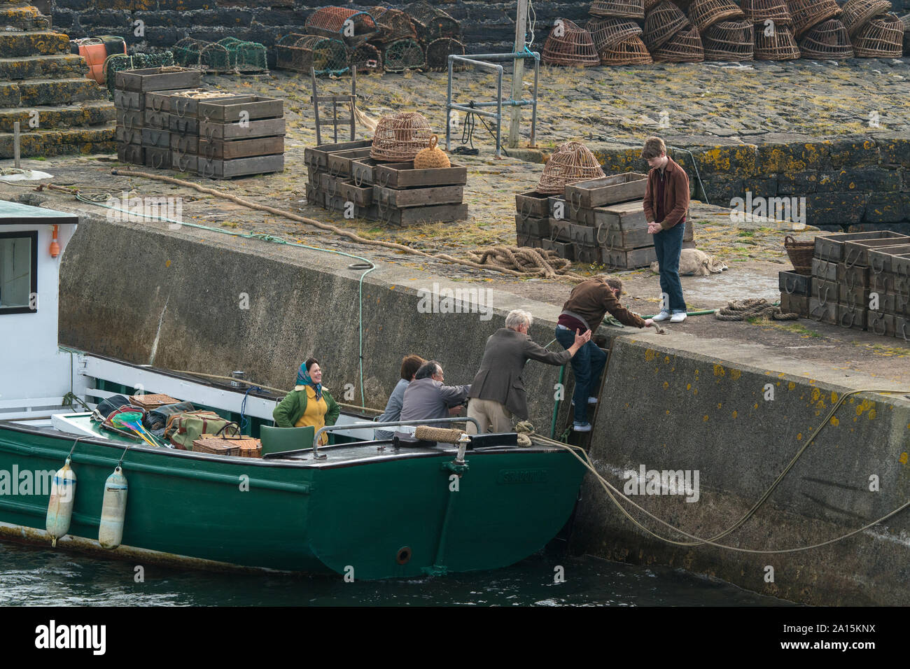 22 de septiembre de 2019. Keiss Harbour, Highlands, Escocia, Reino Unido. Esta es una escena de la filmación de la corona re el Lord Mountbatten asesinato en Irlanda. Foto de stock