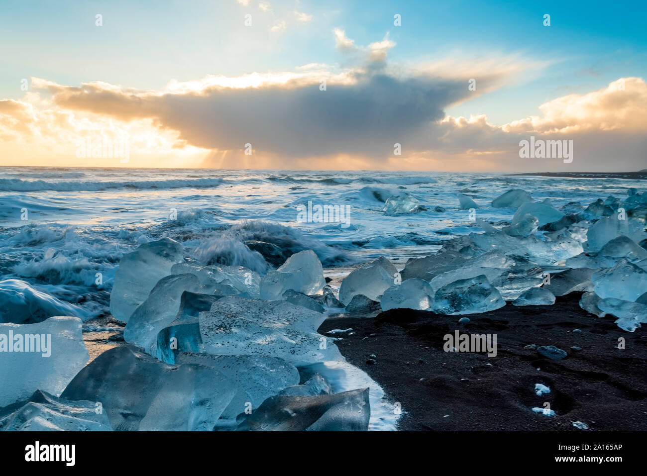 Islandia, Sur, Islandia Fjallsarlon lago glacial al atardecer Foto de stock