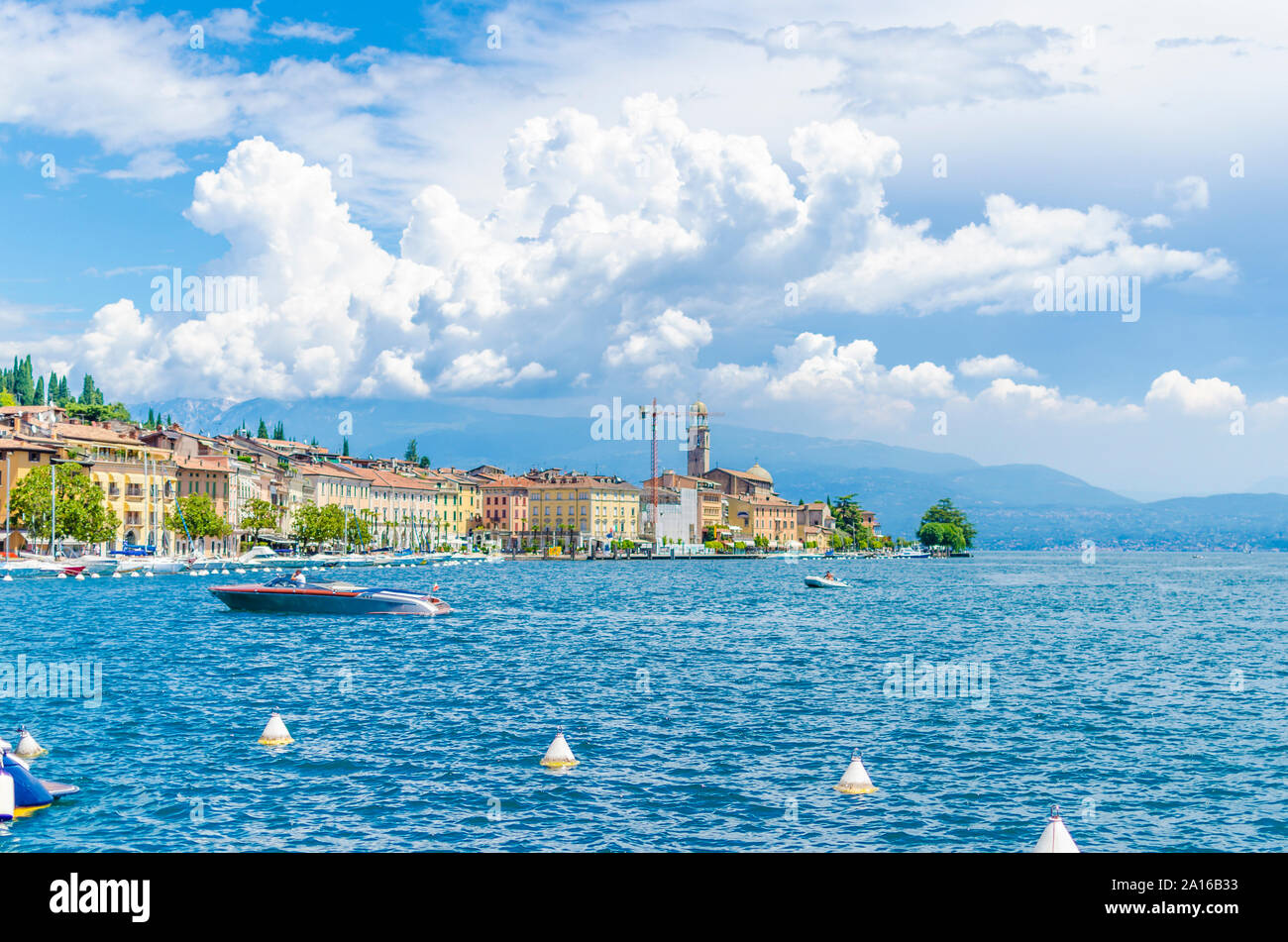 Italia, Lombardía, Salo, Lago de Garda Foto de stock