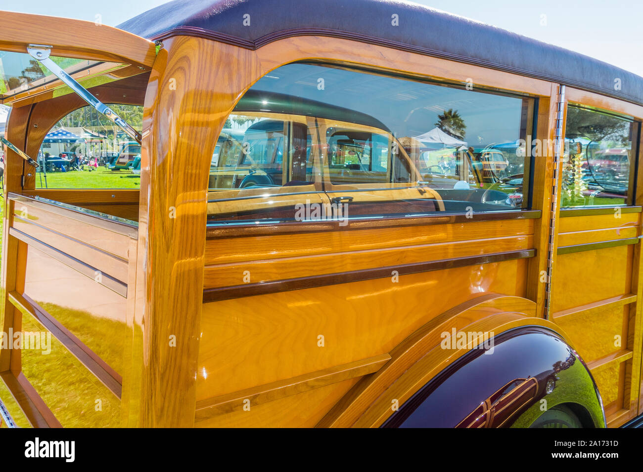 Un 1937 Chevrolet Woodie en exposición en la 19ª Anual en la playa Woodies car show en Santa Barbara, California. Foto de stock