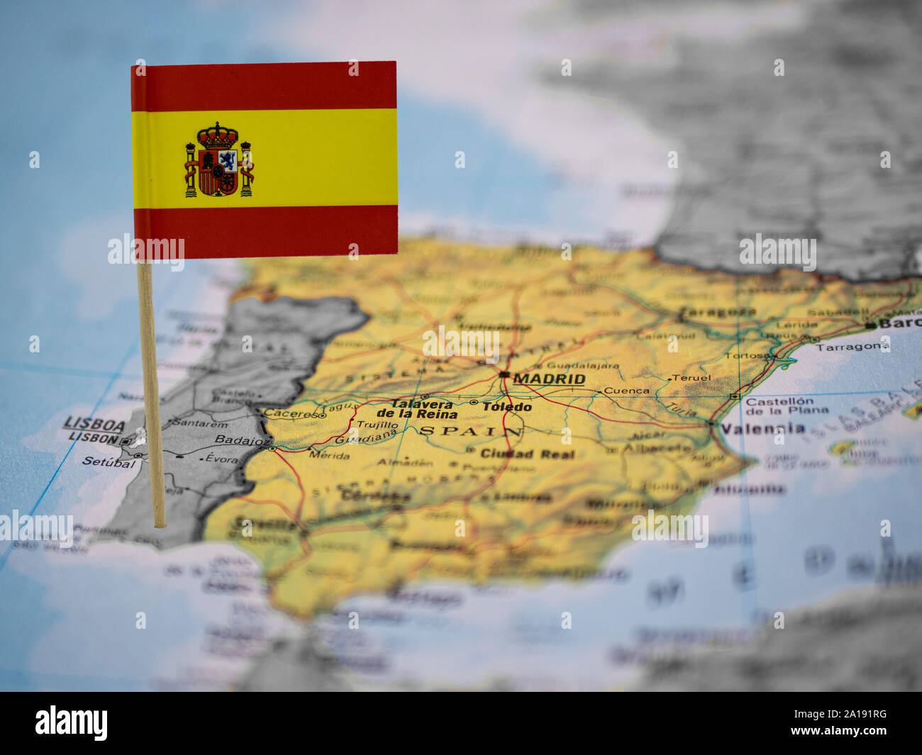 Mapa de España con la bandera nacional en la parte delantera Foto de stock