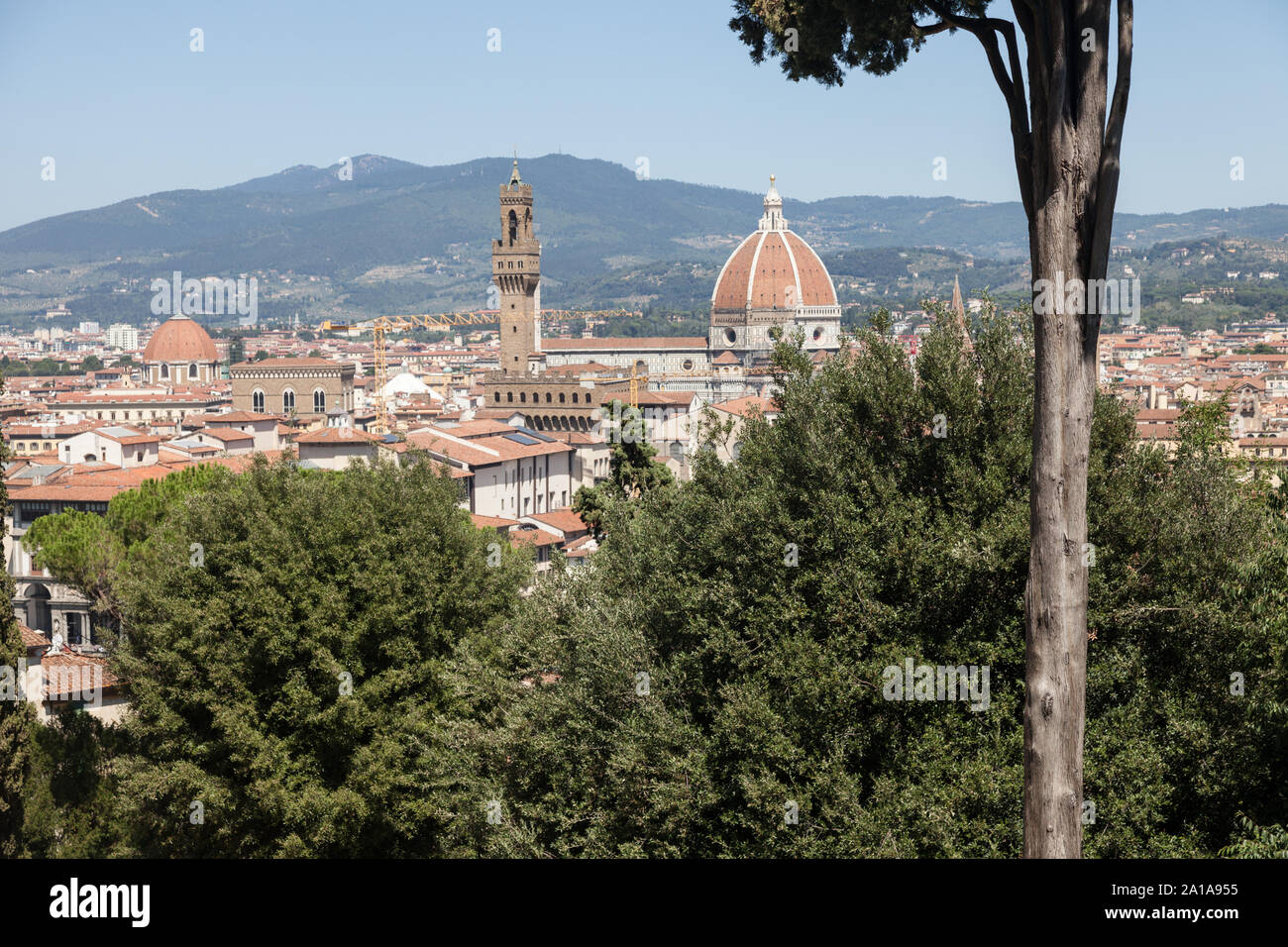 Catedral vista desde los jardines Boboli, Piazza de' Pitti, 1, 50125 Firenze FI, Italia Foto de stock