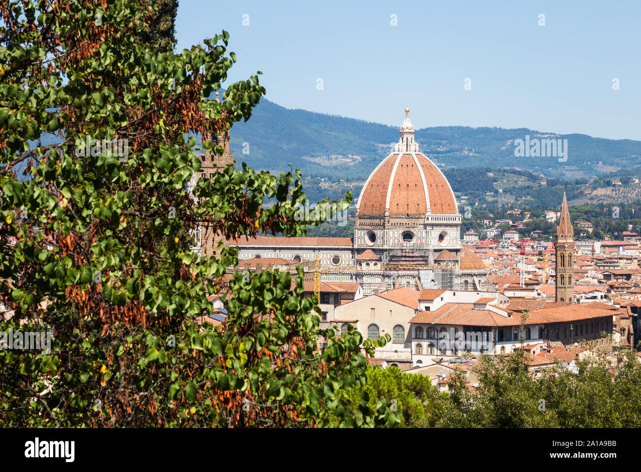 Catedral vista desde los jardines Boboli, Piazza de' Pitti, 1, 50125 Firenze FI, Italia Foto de stock