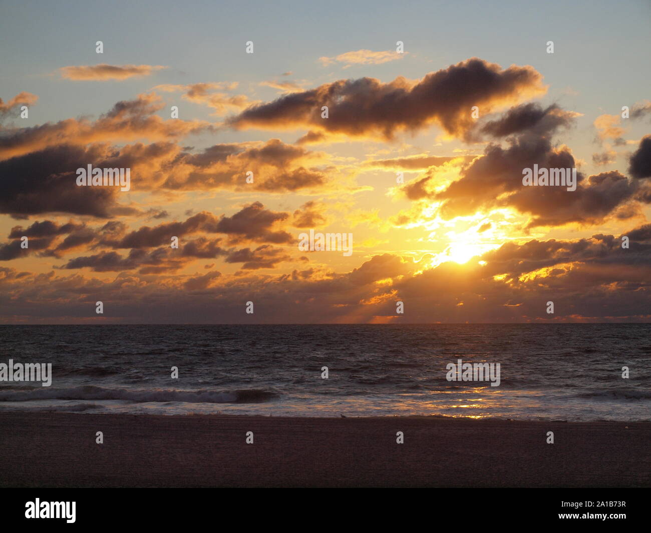 Temprano en la mañana belleza espectaculares amaneceres fotografías e  imágenes de alta resolución - Alamy