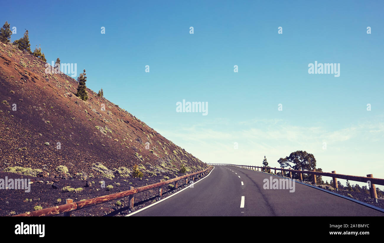 Scenic Mountain Road, la tonalidad de color aplicado, Tenerife, España. Foto de stock