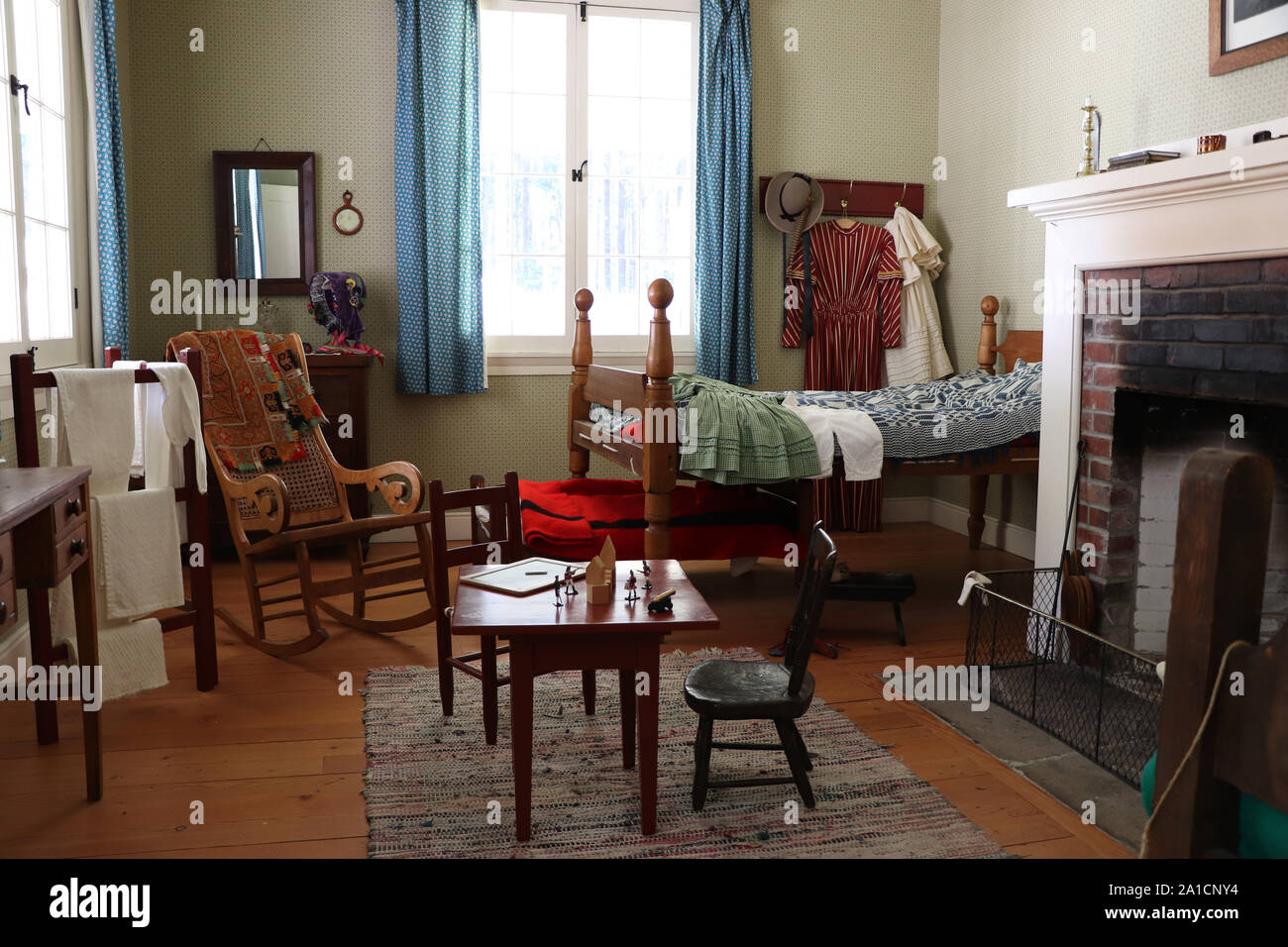 Dormitorio para niños en la casa principal en Fort Nisqually en Tacoma, Washington Foto de stock