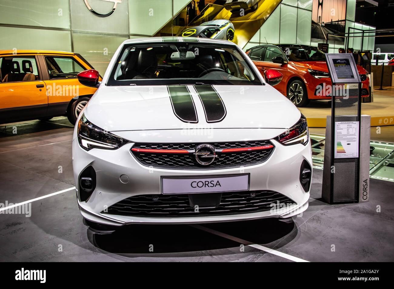 Frankfurt, Alemania, en septiembre de 2019 todos los nuevos OPEL Corsa F al IAA, PSA CMP EMP1 Platform, 6 gen, 2020 año modelo supermini coche fabricado por Opel Foto de stock