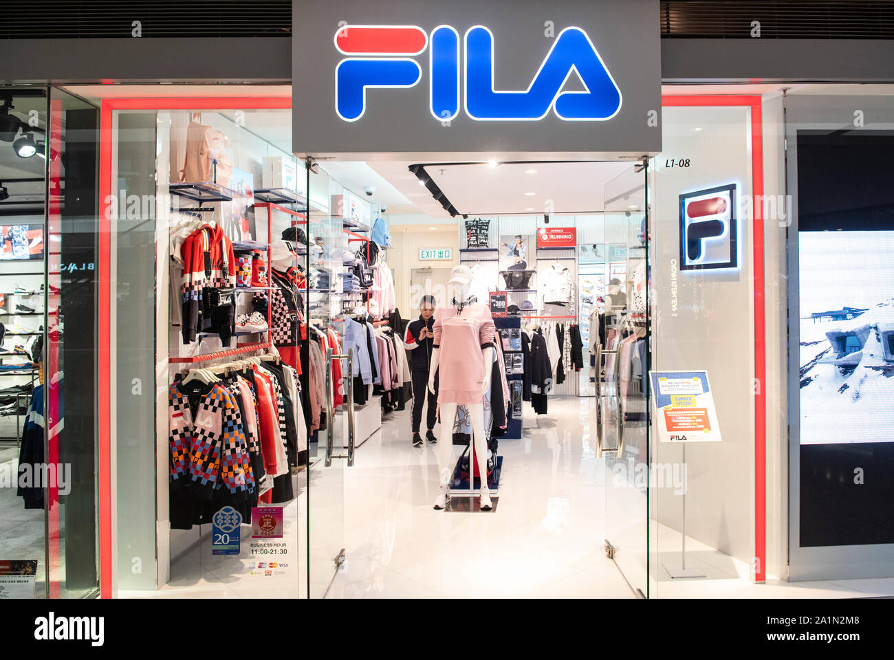 Artículos deportivos de la marca italiana Fila store en Hong Kong Fotografía de - Alamy