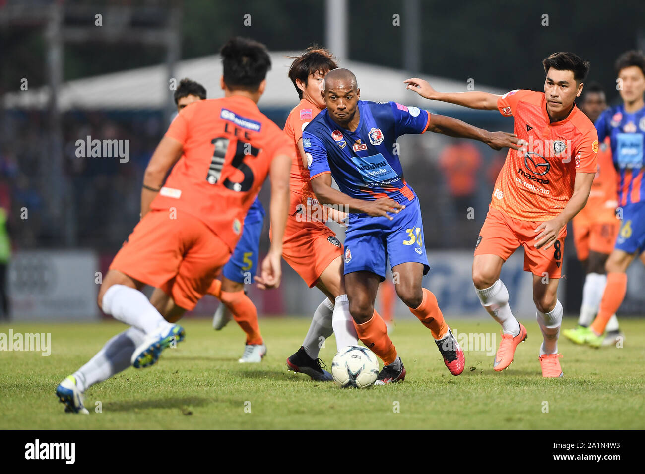 Josimar De Puerto Fc No 30 En Accion Durante La Liga Tailandesa De 19 Entre Puerto Fc Y Fc En Nakhon Ratchasima Pat Stadium Onseptember 27 19 En Bangkok Tailandia Foto Por Amphol