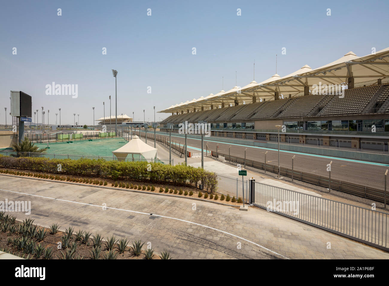 La tribuna en el Circuito Yas Marina, sede del Gran Premio de Abu Dhabi, Emiratos Arabes Unidos Foto de stock