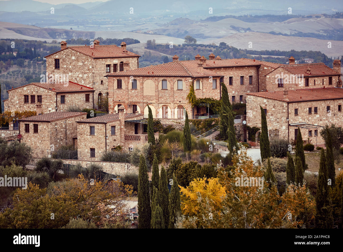 Mansión de lujo casa lujosa casa de piedra de la Toscana. Fondo de Italia. Foto de stock