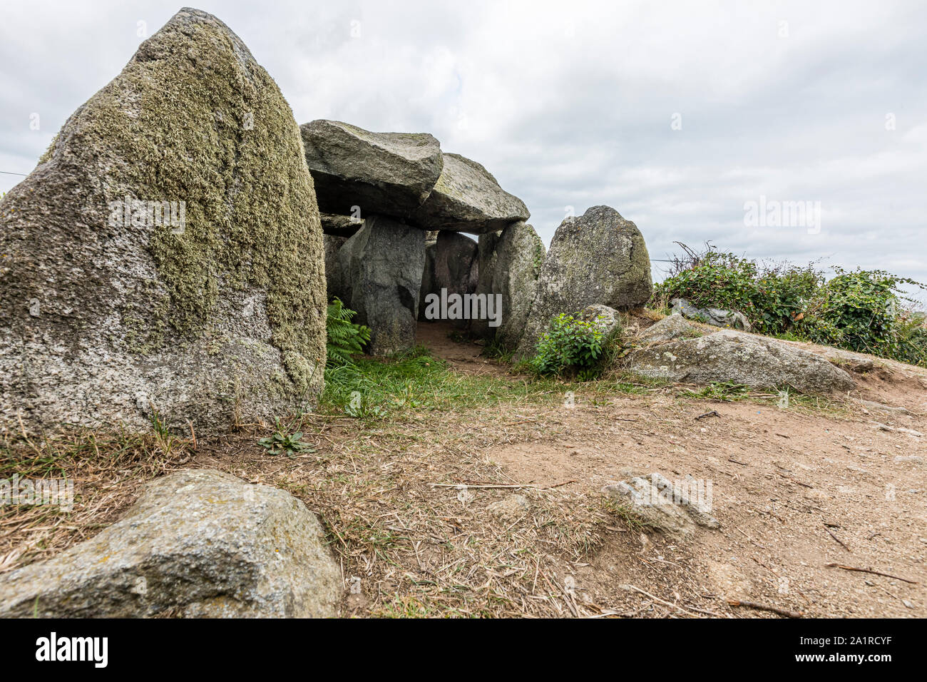 Cámara de enterramiento neolítico cerca de Mont Chinchon batería, Guernsey Foto de stock