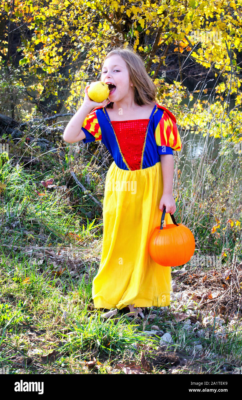Regularmente Amedrentador federación Bonito disfraz de princesa infantil fotografías e imágenes de alta resolución - Página 2 - Alamy Regularmente Amedrentador federación Bonito disfraz de princesa infantil fotografías e imágenes de alta resolución - Página 2 - Alamy
