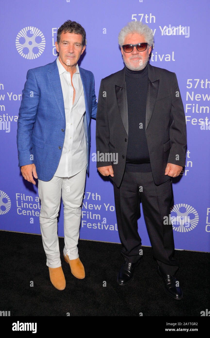 NEW YORK, NY - 28 de septiembre: el actor Antonio Banderas y el director y guionista Pedro Almodóvar asistir al "Dolor y Gloria' estreno durante la 57a. Foto de stock