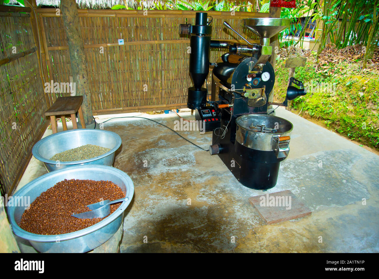 Maquina para moler café pintada mano de haciendas cafeteras museo y el  pueblo de Popayan. ‪#‎cafe‬ ‪#‎colo…