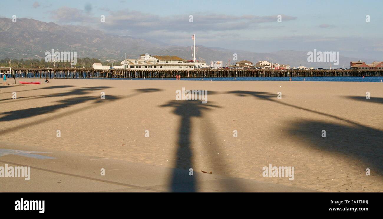 En Santa Bárbara, California, Estados Unidos. 28 Sep, 2019. Muelle de Santa Bárbara y la playa de crédito: Amy Katz/Zuma alambre/Alamy Live News Foto de stock