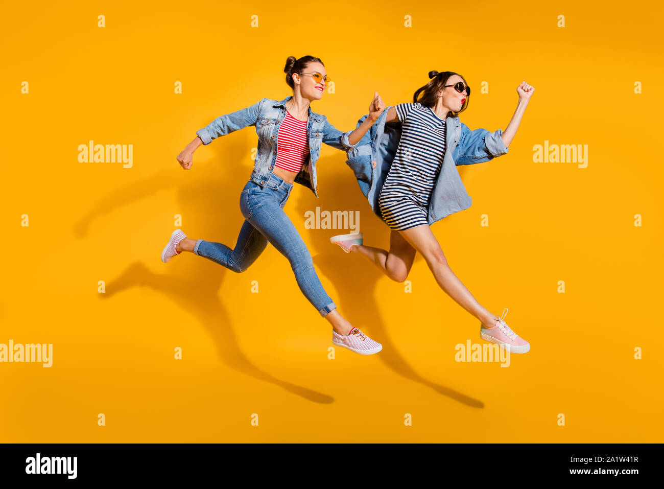 La longitud de las piernas completo tamaño corporal retrato de dos