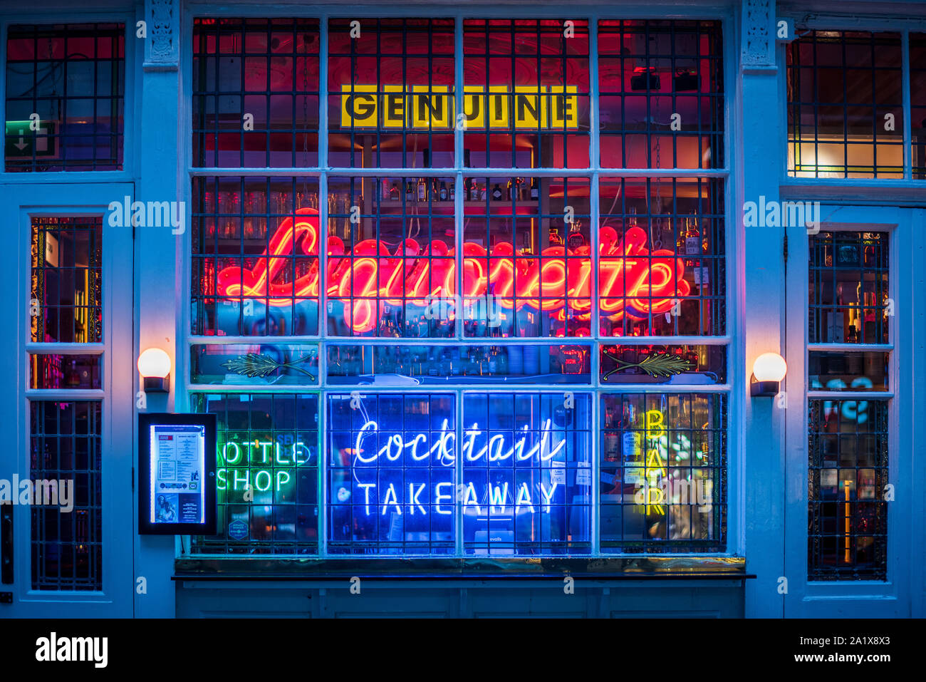 Bar de cócteles Liquorette genuino en lugar Fitzrovia Rathbone en el West End de Londres Foto de stock
