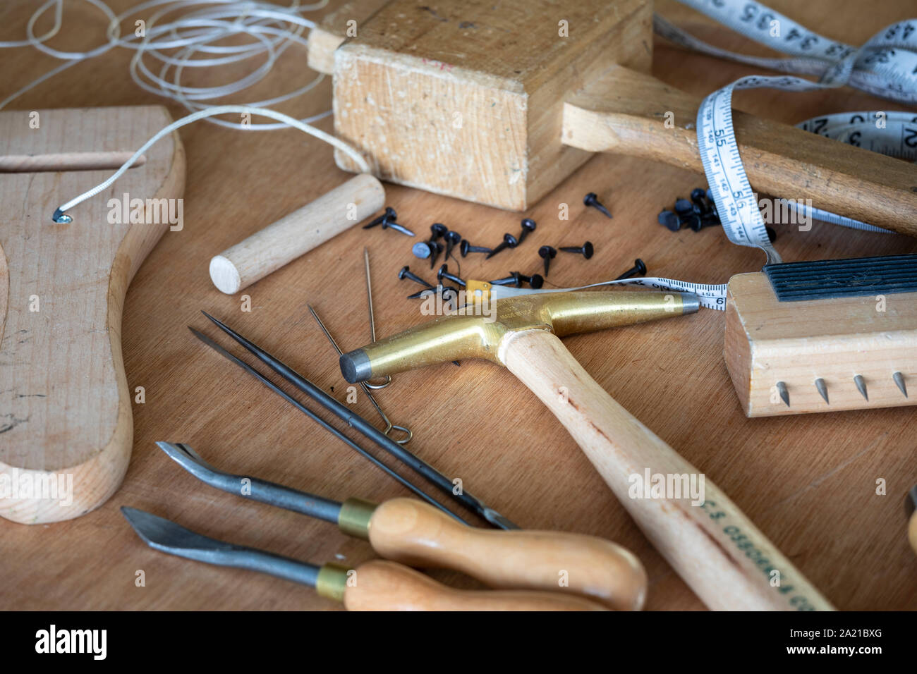 Herramienta de tapicería fotografías e imágenes de alta resolución - Alamy