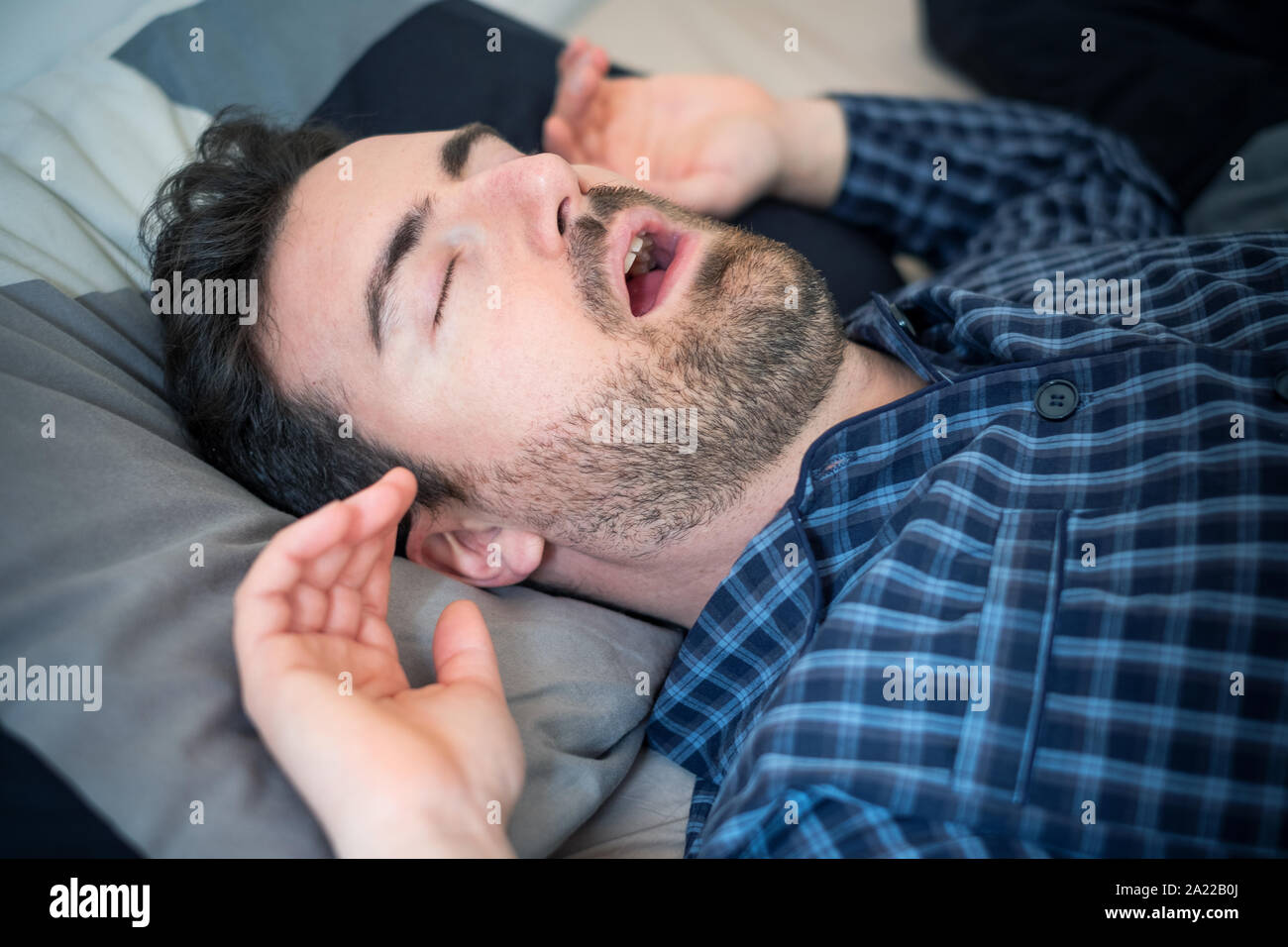Dormido con la boca abierta fotografías e imágenes de alta resolución