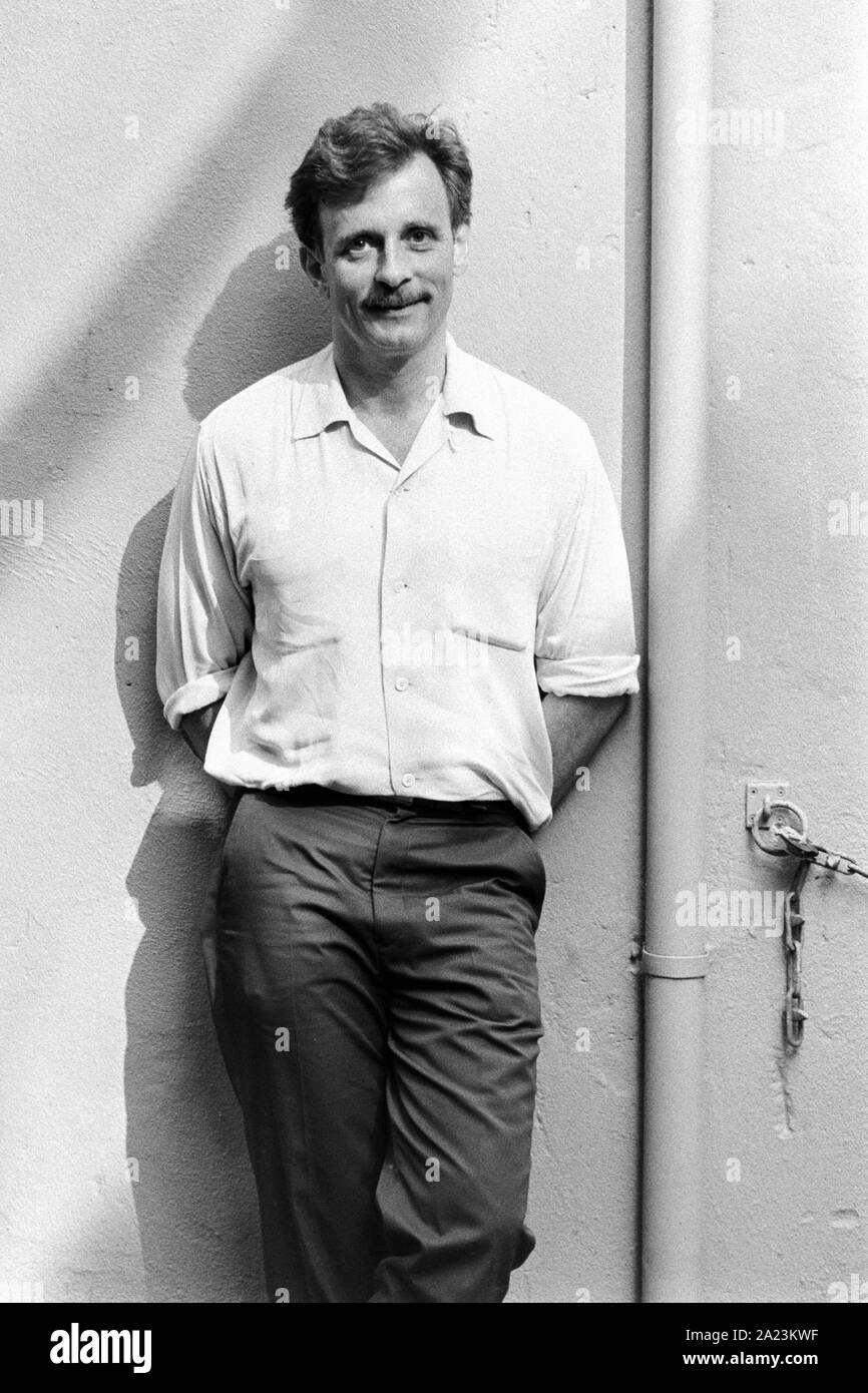 Edmund White, autor americano fotografiado en Londres, julio de 1983. Foto de stock