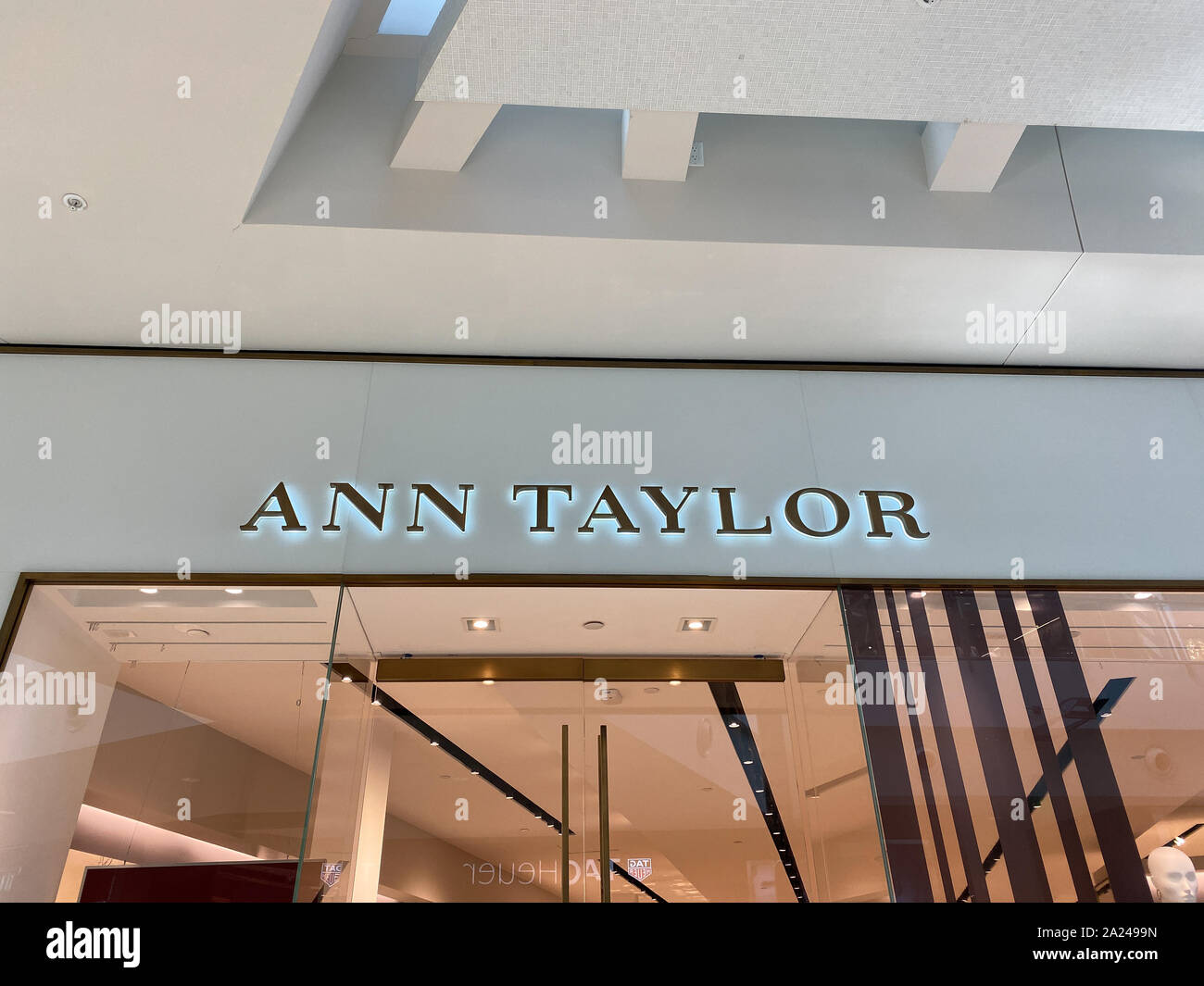 Orlando,FL/USA-9/30/19: Ann Taylor tienda de ropa en un centro comercial  propiedad de Ann Inc. Ann Inc. es un grupo estadounidense de especialidad  apparel retail ch Fotografía de stock - Alamy